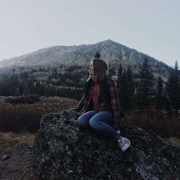 Meet your Posher, Aryana - Picture 2 of 3